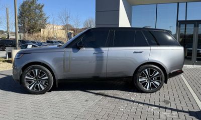 2023 Land Rover Range SE