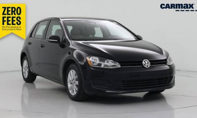 2017 Volkswagen Golf S Wolfsburg SE