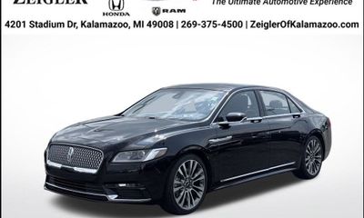 2017 Lincoln Continental Select