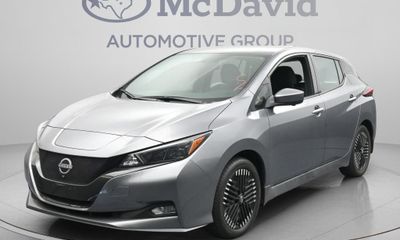 2023 Nissan Leaf SV