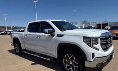 2026 GMC Sierra SLE