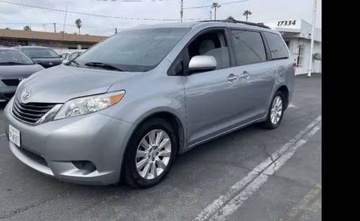 2011 Toyota Sienna LE