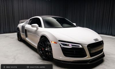 2014 Audi R8 V8 V10 Competition