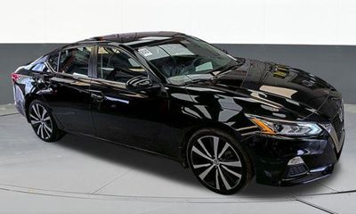 2022 Nissan Altima SR