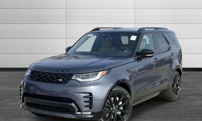 2026 Land Rover Discovery P360 Dynamic SE