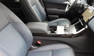 2025 Land Rover Range Velar P250 Dynamic SE