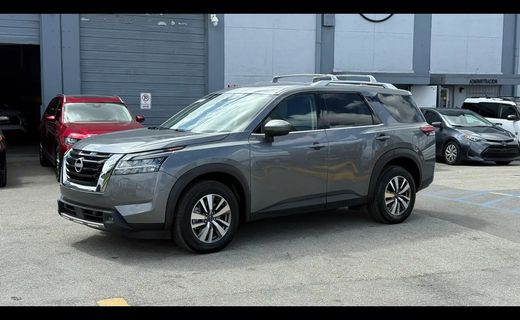 2023 Nissan Pathfinder SL