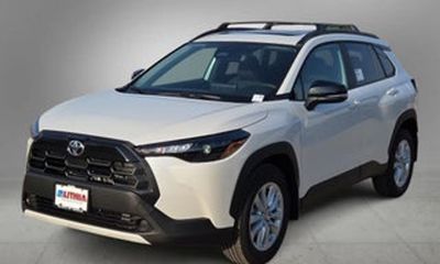 2026 Toyota Corolla Cross LE