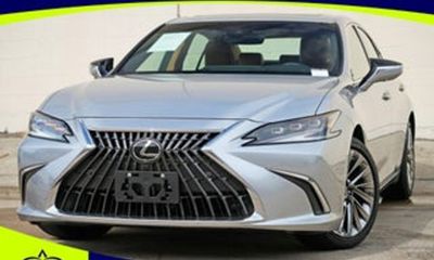 2025 Lexus ES 300H Luxury