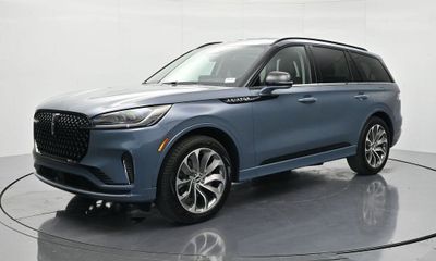 2026 Lincoln Aviator Base