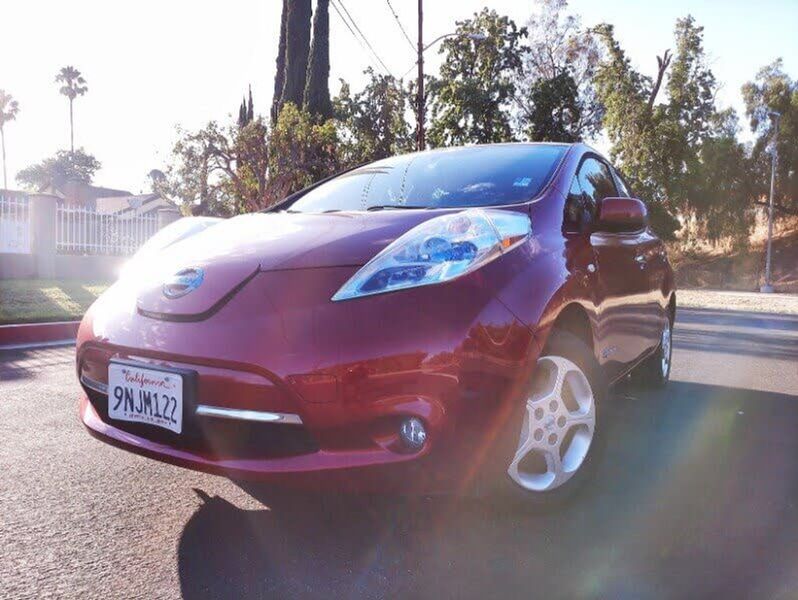 2011 Nissan LEAF — a typically priced live listing