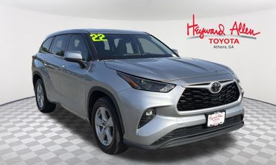 2022 Toyota Highlander LE