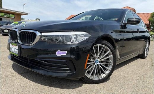 2019 BMW 530E