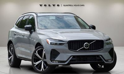 2025 Volvo XC60 Ultra Dark