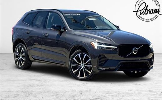 2025 Volvo XC60 Plus Dark