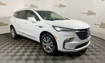 2023 Buick Enclave Essence