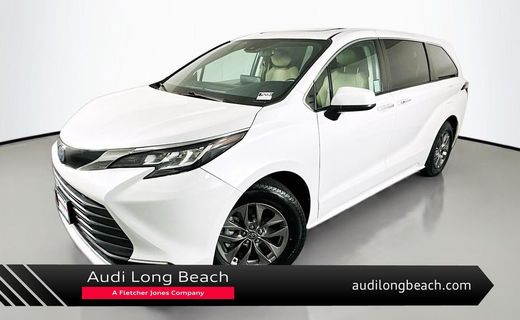 2023 Toyota Sienna XLE