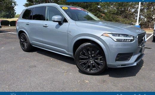 2022 Volvo XC90 Momentum