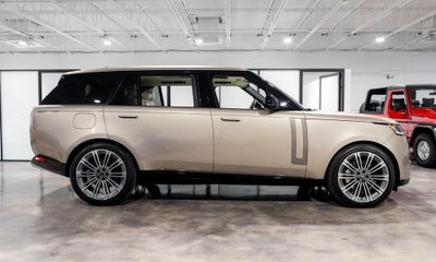 2024 Land Rover Range SE