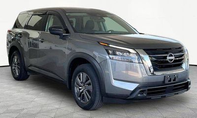 2023 Nissan Pathfinder S