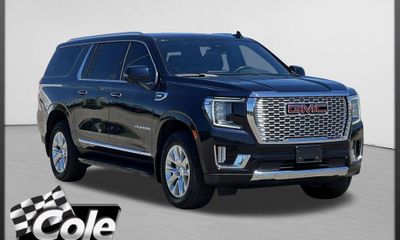 2024 GMC Yukon XL SLT
