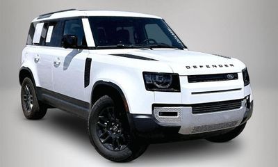 2025 Land Rover Defender 110 S