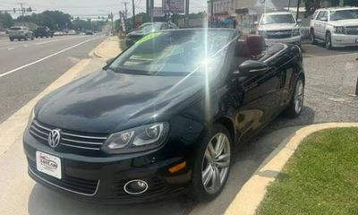 2012 Volkswagen EOS Luxury