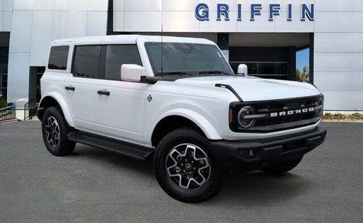 2026 Ford Bronco Outer Banks