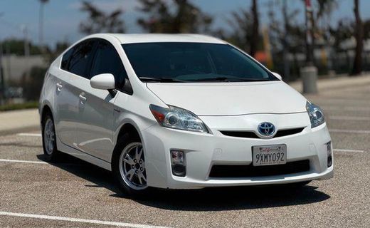 2010 Toyota Prius TWO