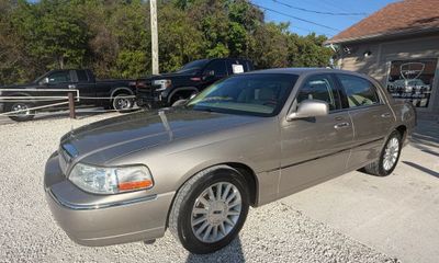 2003 Lincoln Town CAR Signature