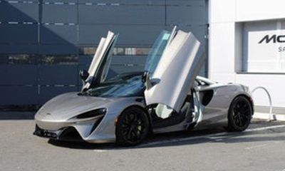 2026 McLaren Artura