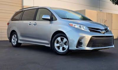 2020 Toyota Sienna E Grade