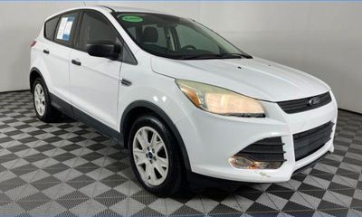 2014 Ford Escape S