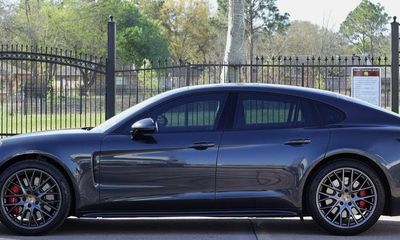 2017 Porsche Panamera Turbo