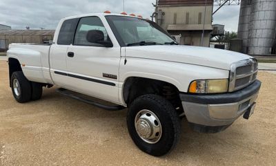2002 Dodge RAM Base