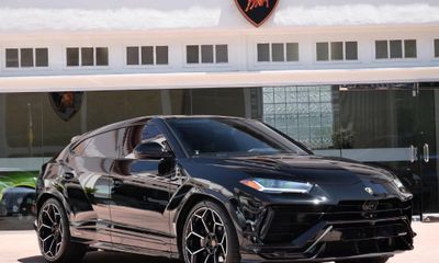 2023 Lamborghini Urus Performante
