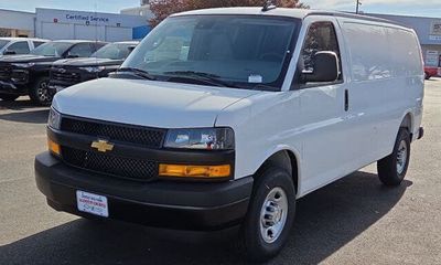2025 Chevrolet Express 2500