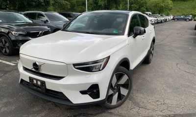 2023 Volvo C40 Ultimate Dark
