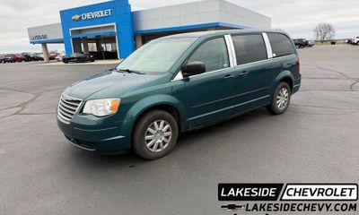 2009 Chrysler Town AND Country LX