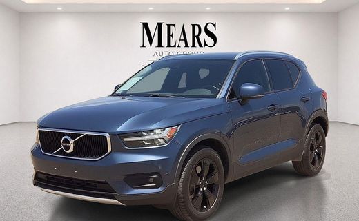 2021 Volvo XC40 Momentum