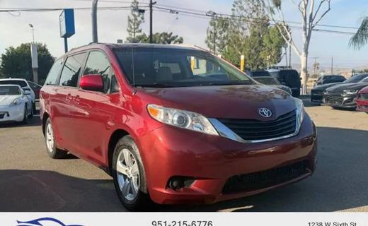 2013 Toyota Sienna LE
