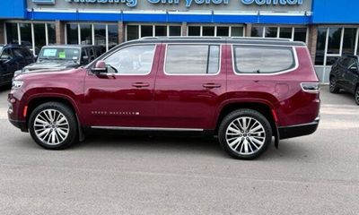 2022 Jeep Grand Wagoneer Series III