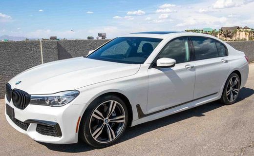 2019 BMW 740I