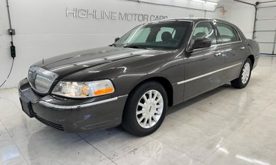 2007 Lincoln Town CAR Signature