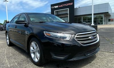 2017 Ford Taurus SE