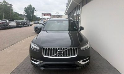 2022 Volvo XC90 Inscription