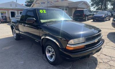 2002 Chevrolet S-10 Pickup LS