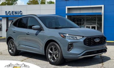 2024 Ford Escape ST Line Select