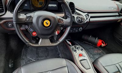2012 Ferrari 458 Italia Coupe