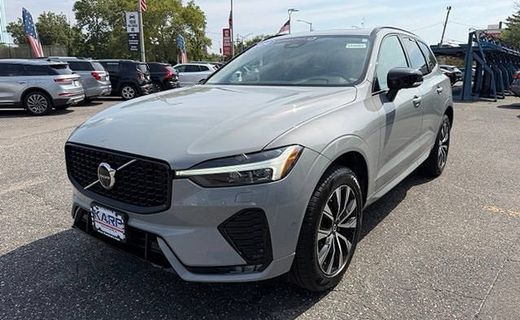 2024 Volvo XC60 Plus Dark